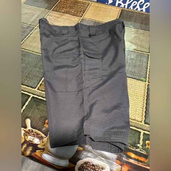 Men's Charcoal Cargo Shorts - Picture 3 of 9